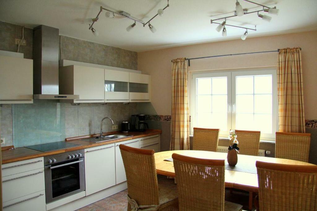 Ferienhaus Hilberath Villa อาเดเนา ภายนอก รูปภาพ